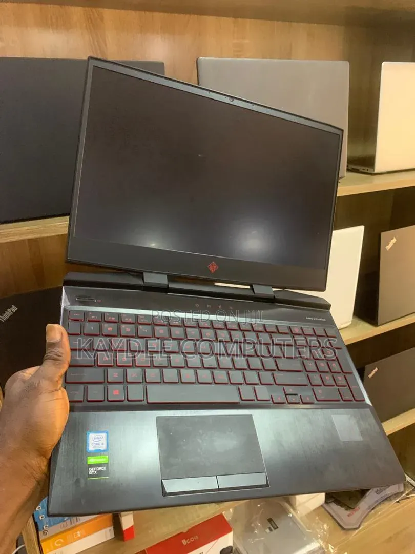 Laptop HP Omen 15-dh002nr 16GB Intel Core i5 SSD 128GB