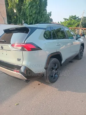 Toyota RAV4 2022 White