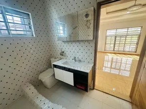 4bdrm House in Acp, Pokuase for sale
