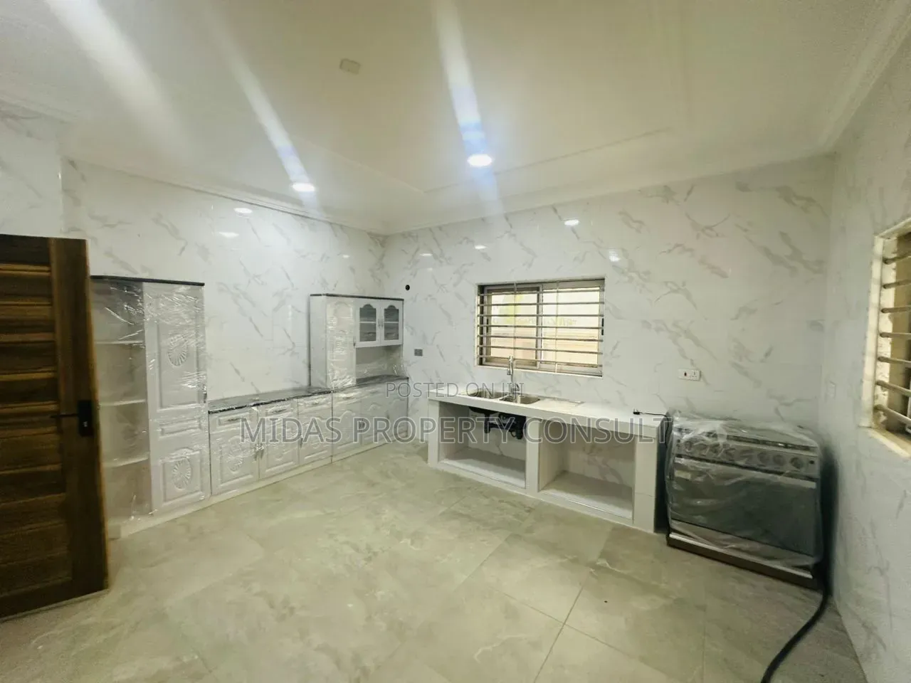 4bdrm House in Acp, Pokuase for sale