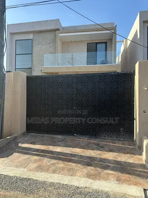 4bdrm House in West Legon, Police Station for sale