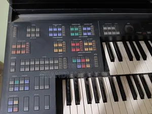 Yamaha Electone Hs-6 Keyboard