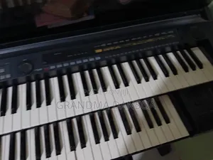 Yamaha Electone Hs-6 Keyboard