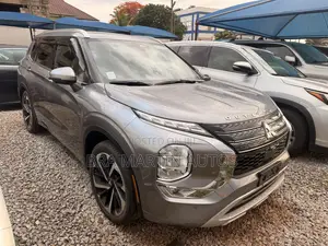 Mitsubishi Outlander SE Special Edition 2023 Silver