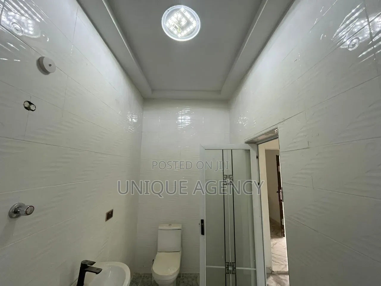 3bdrm Bungalow in Oyarifa Mall Area for sale