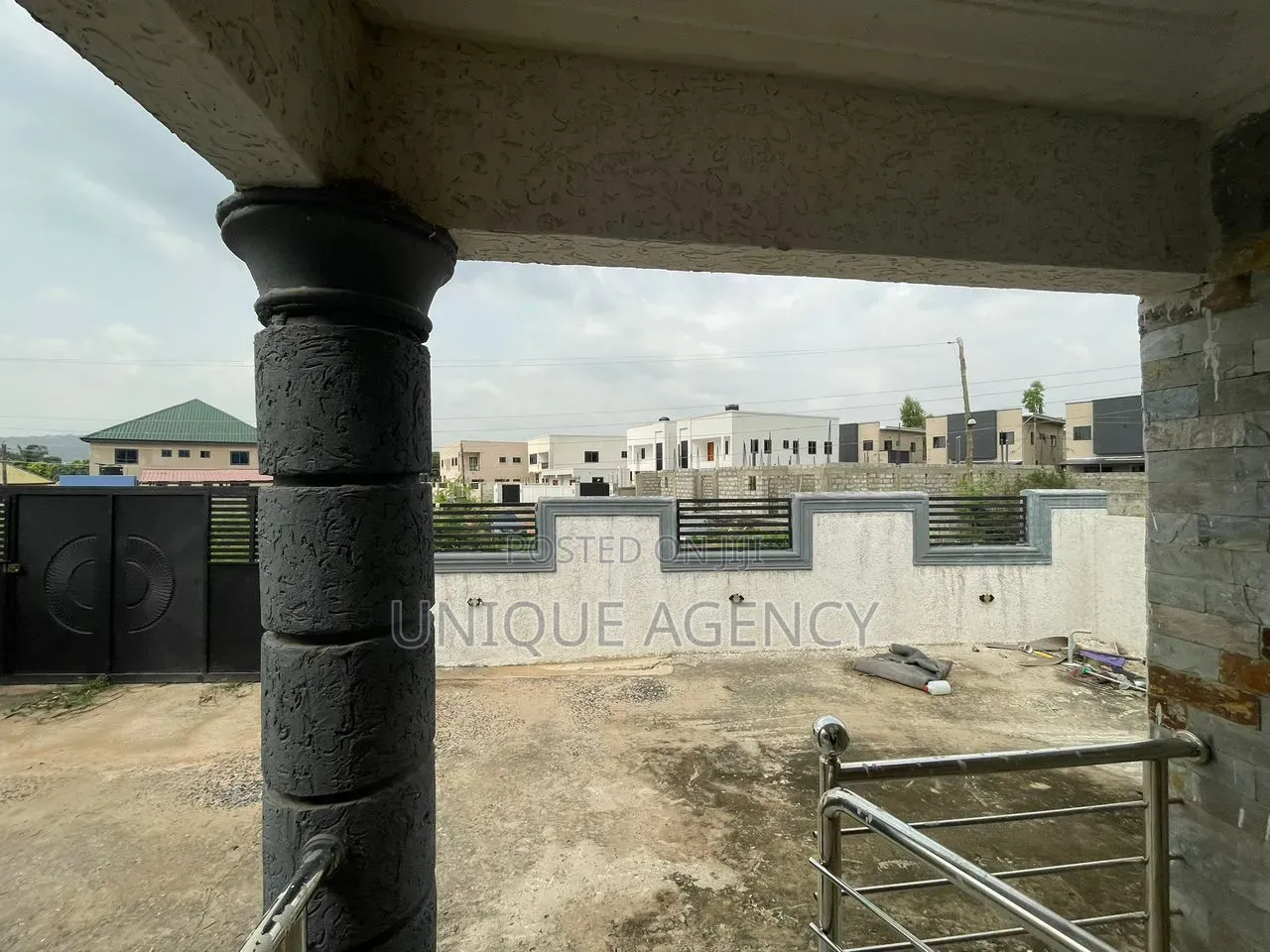 3bdrm Bungalow in Oyarifa Mall Area for sale