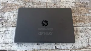Laptop HP 255 8GB AMD A8 HDD+SSD 128GB