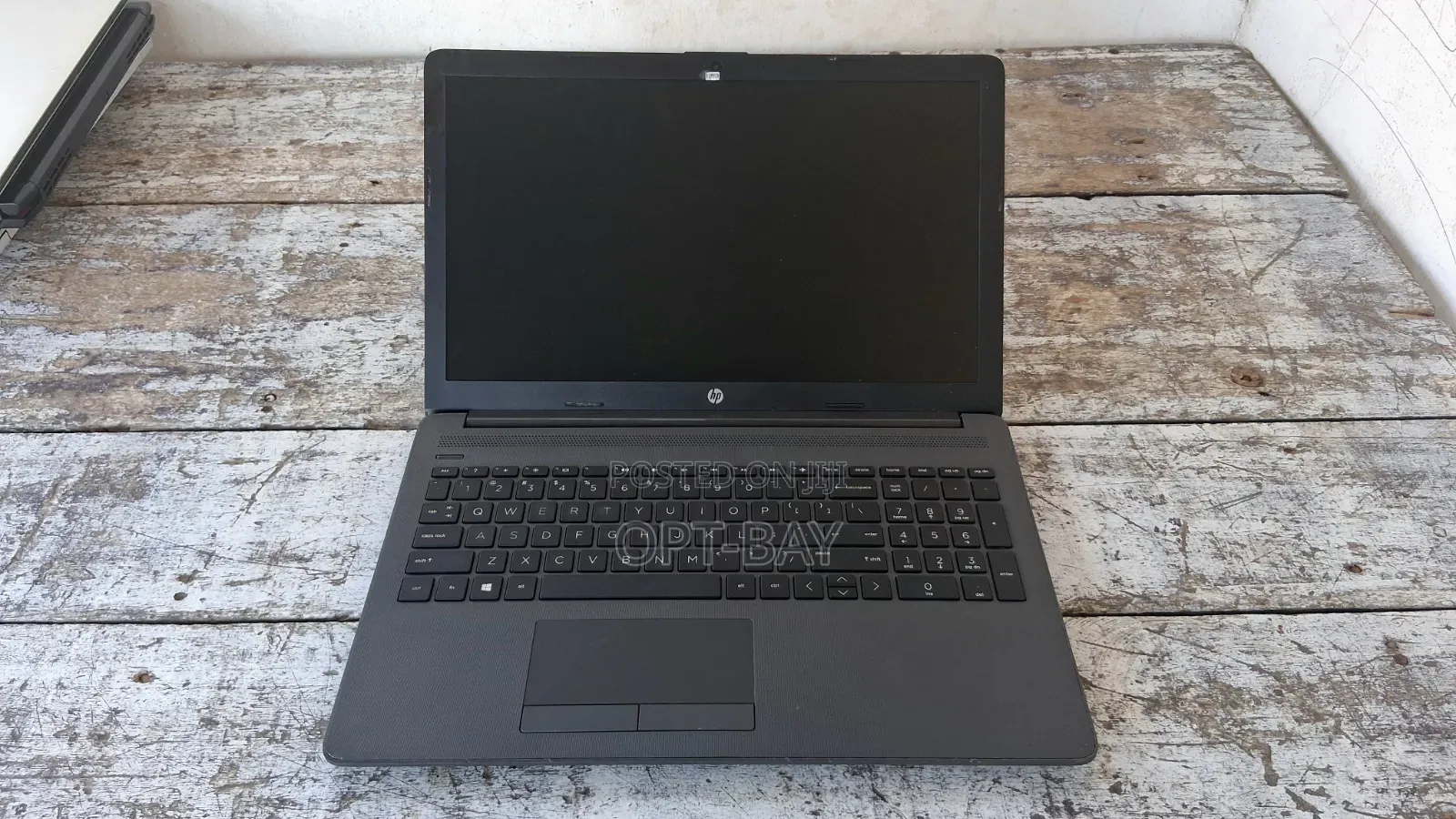 Laptop HP 255 8GB AMD A8 HDD+SSD 128GB