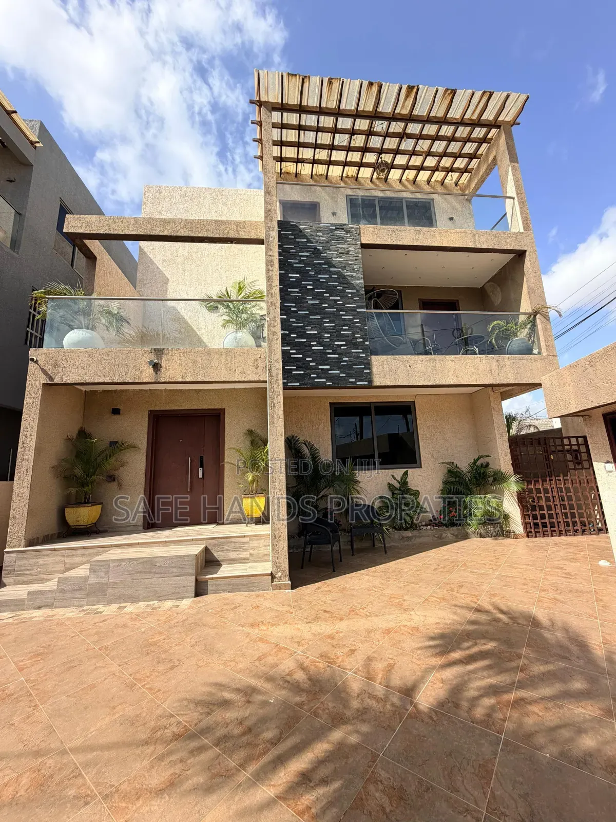 3bdrm House in Hills, Accra Metropolitan for sale