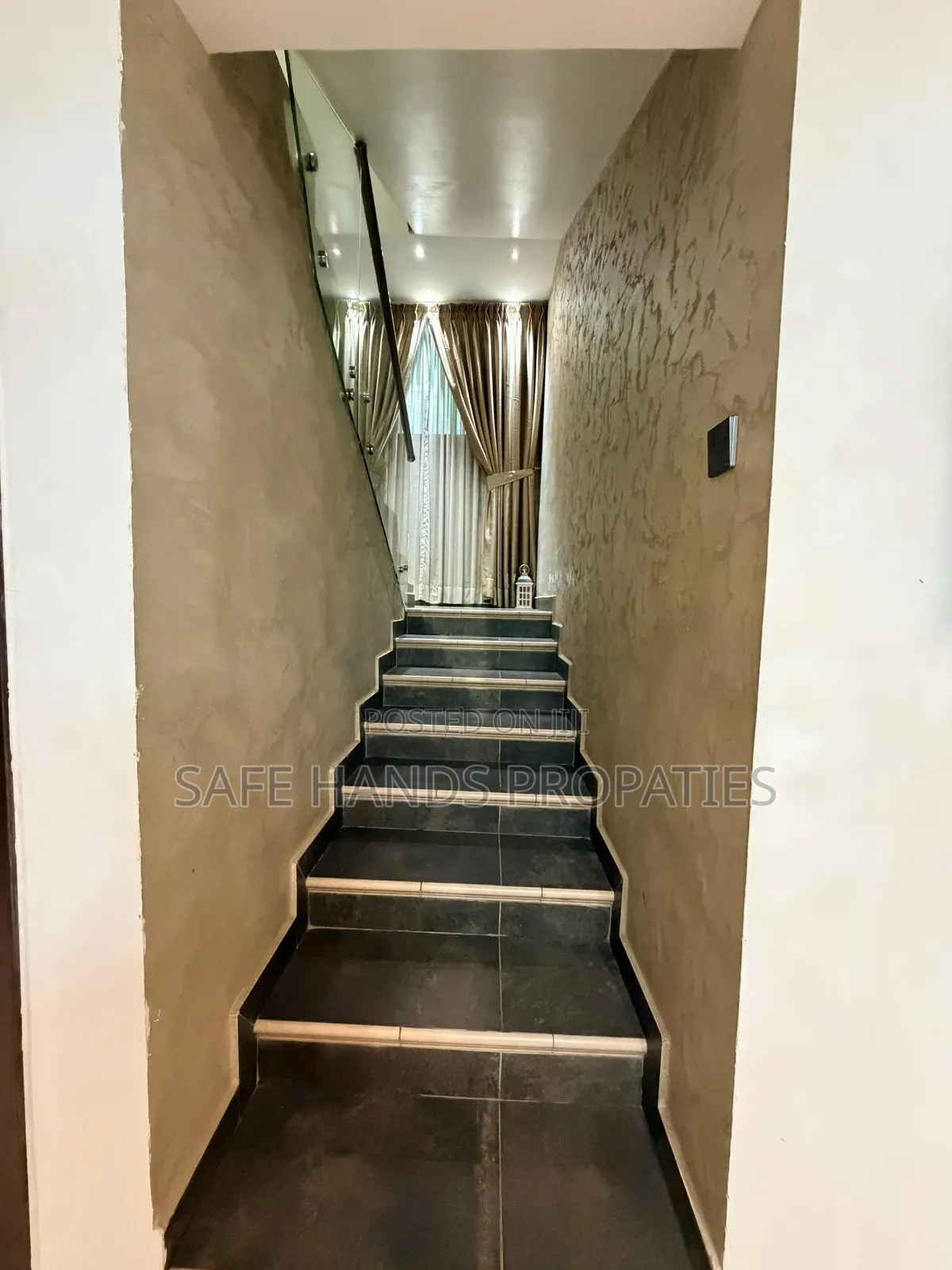 3bdrm House in Hills, Accra Metropolitan for sale