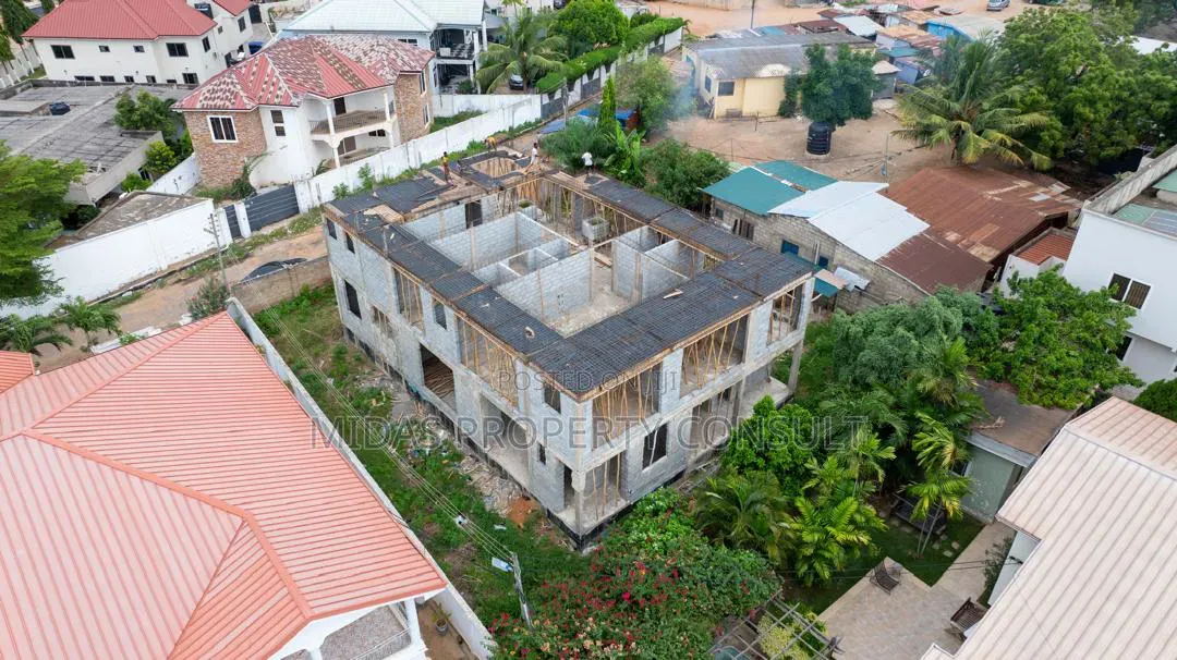 5bdrm House in East Airport, Accra Metropolitan for sale