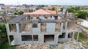 5bdrm House in East Airport, Accra Metropolitan for sale