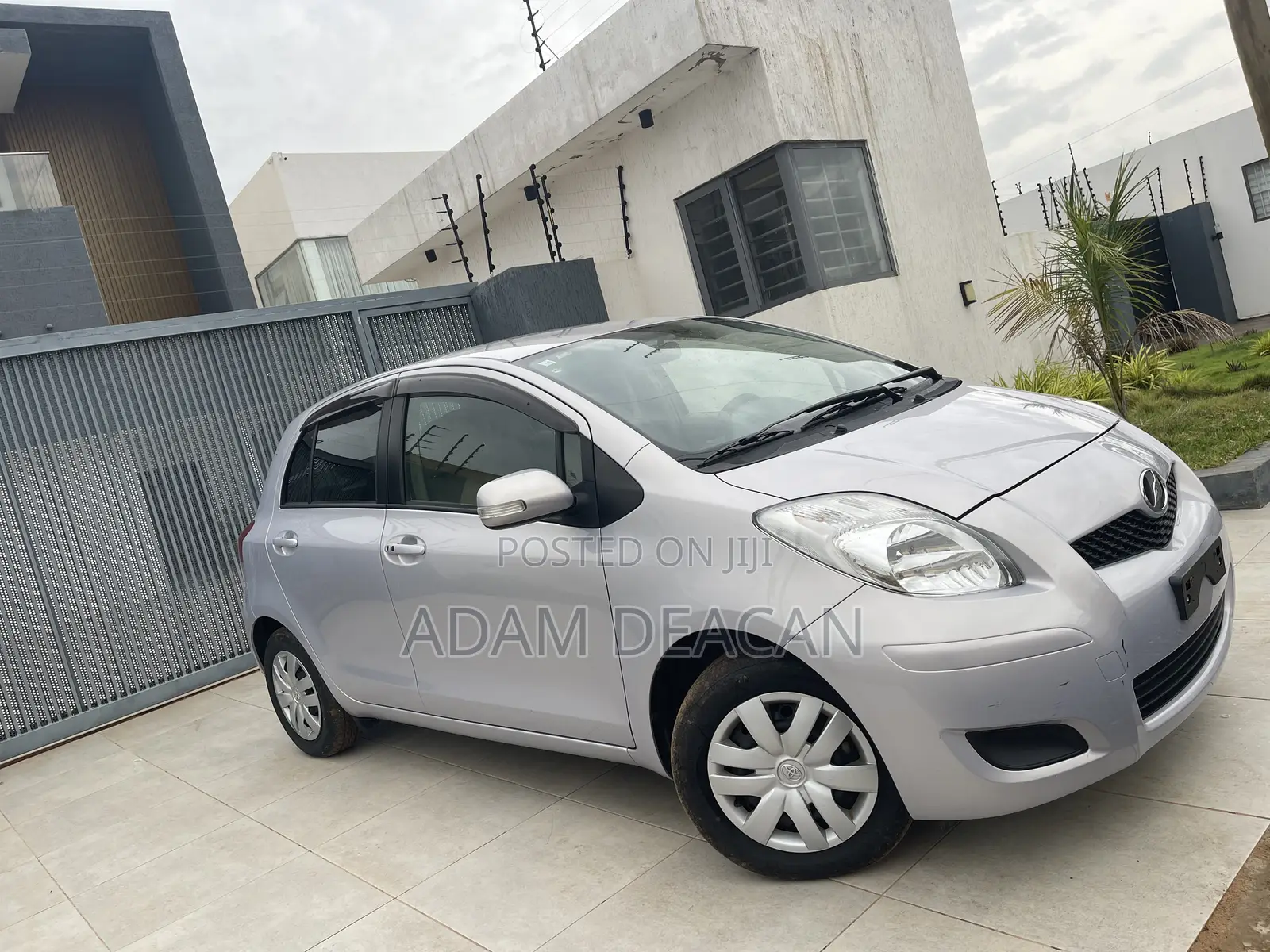 Toyota Vitz 2010