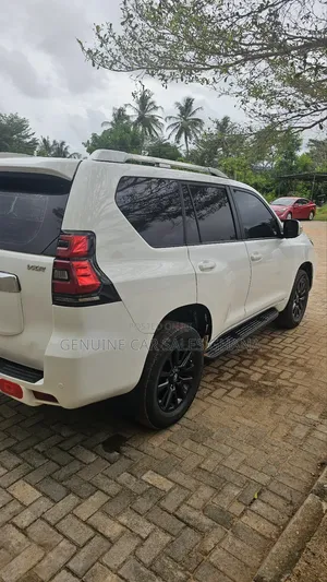 Toyota Land Cruiser Prado 2.7 2017 White
