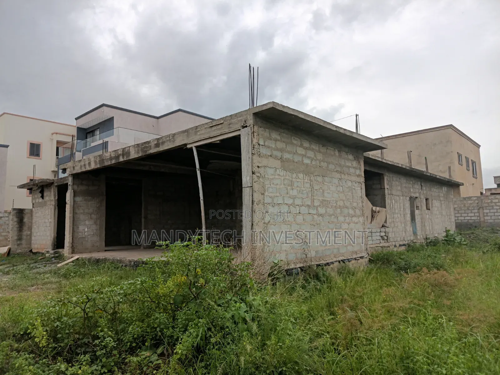 Affordable 5 Bedroom Uncompleted Storey Building - Lakeside