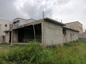Affordable 5 Bedroom Uncompleted Storey Building - Lakeside