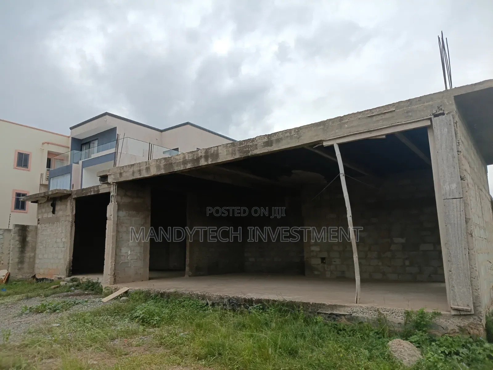 Affordable 5 Bedroom Uncompleted Storey Building - Lakeside