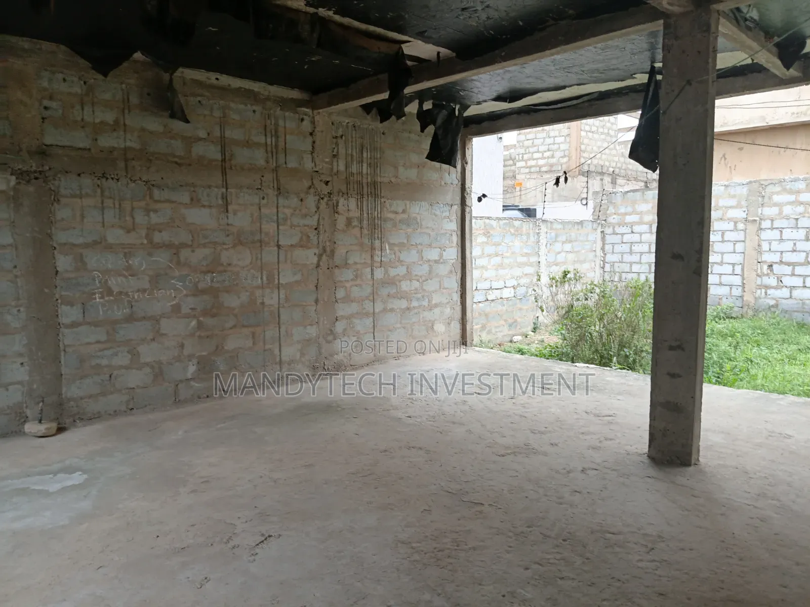 Affordable 5 Bedroom Uncompleted Storey Building - Lakeside
