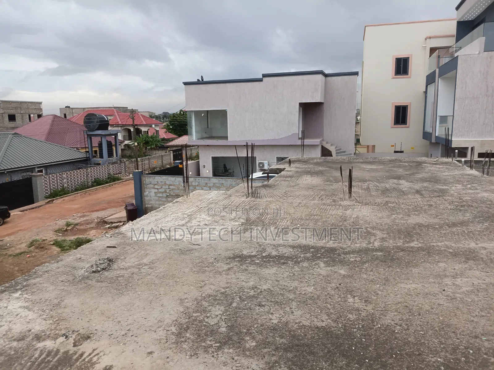 Affordable 5 Bedroom Uncompleted Storey Building - Lakeside
