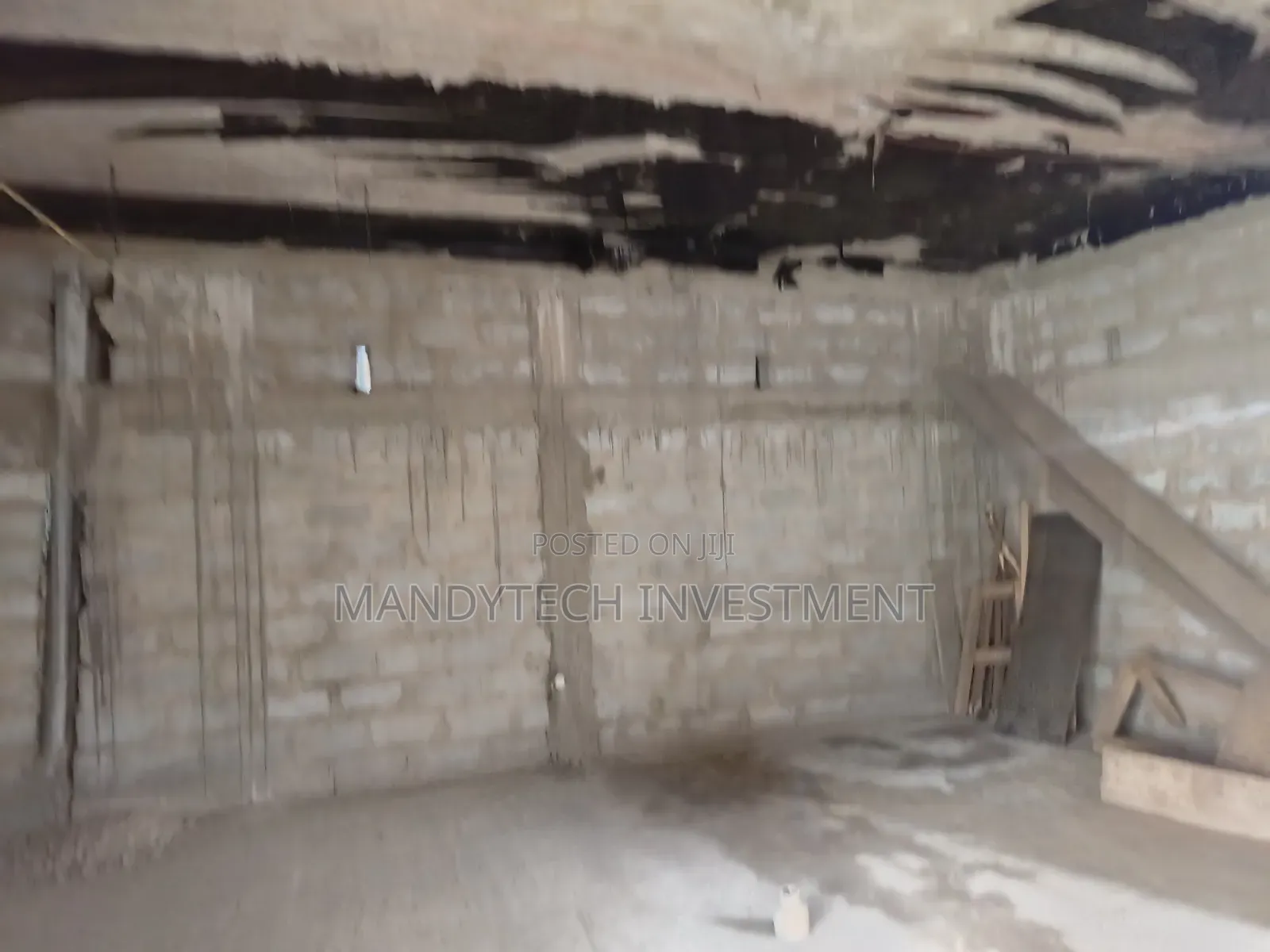 Affordable 5 Bedroom Uncompleted Storey Building - Lakeside