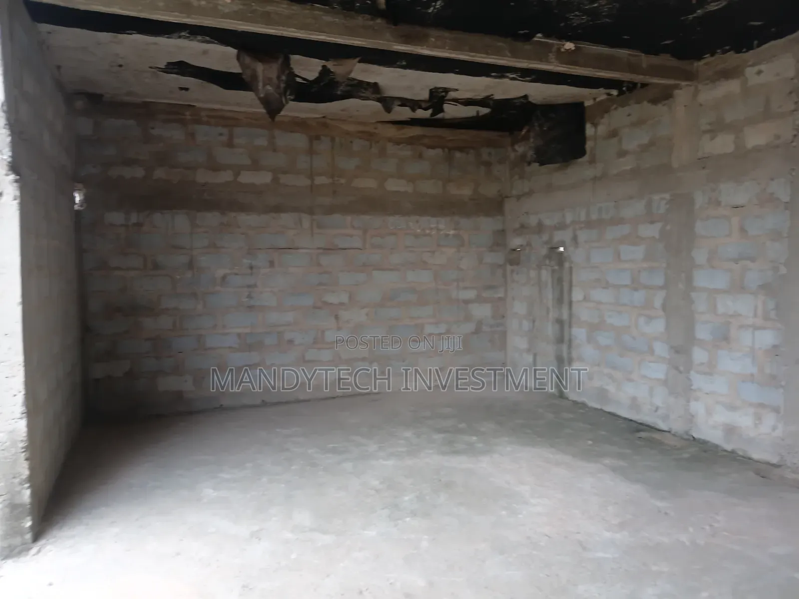Affordable 5 Bedroom Uncompleted Storey Building - Lakeside
