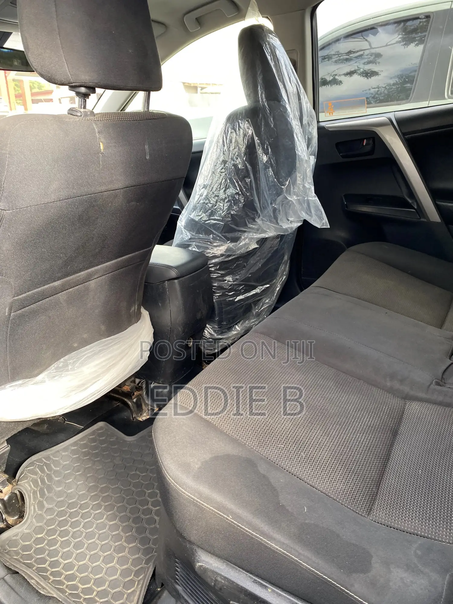 Toyota RAV4 XLE 4dr SUV AWD (2.5L 4cyl 6A) 2018 Gray