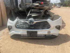 Toyota Highlander Front Bumper Complete 2019,2020,2021,2022,2023,2024