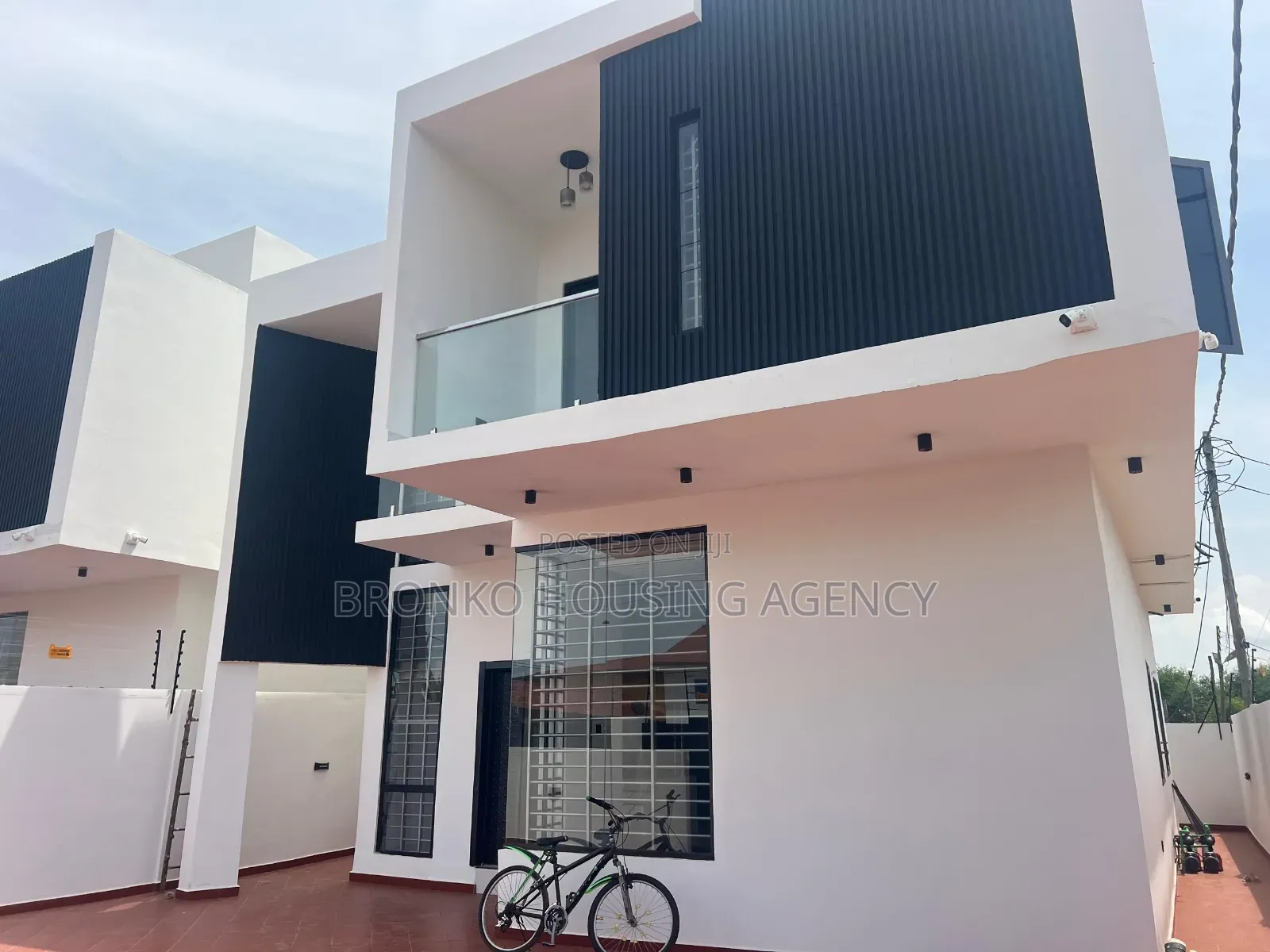 4bdrm House in Bronko Housing, Baatsona Total for rent