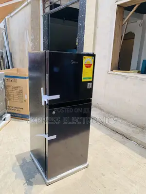 Ultra Modern Sleek Double Door Top Freezer 127l Midea