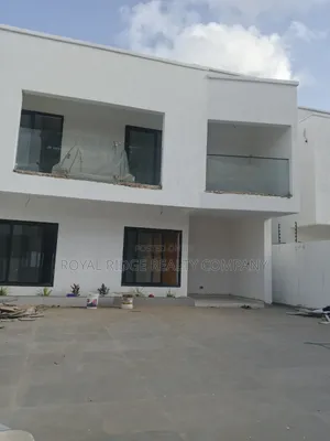 4bdrm House in Burma Hills Close To, Accra Metropolitan for sale