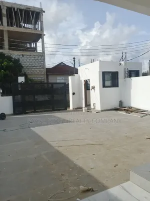 4bdrm House in Burma Hills Close To, Accra Metropolitan for sale
