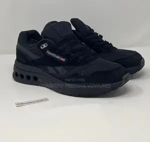 Reebok Elite Motion – Triple Black