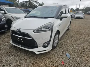 Toyota Sienta 2016 Off white