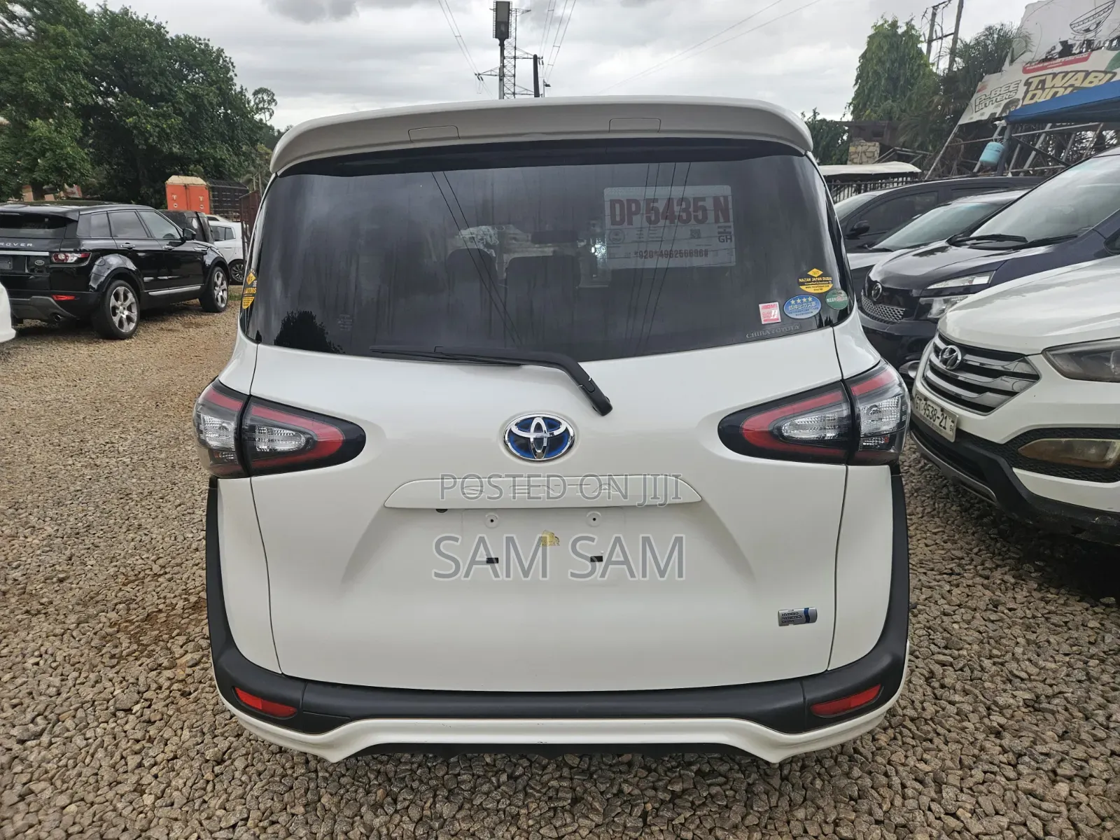 Toyota Sienta 2016 Off white