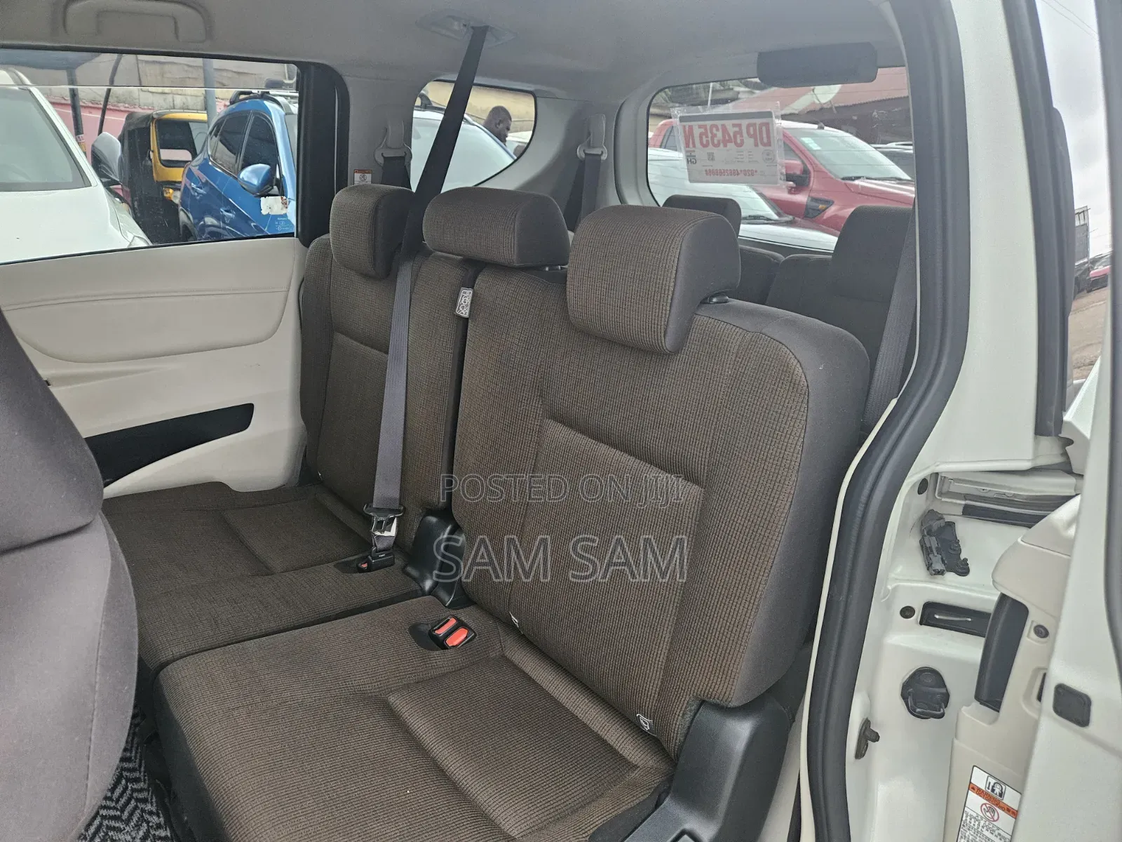 Toyota Sienta 2016 Off white