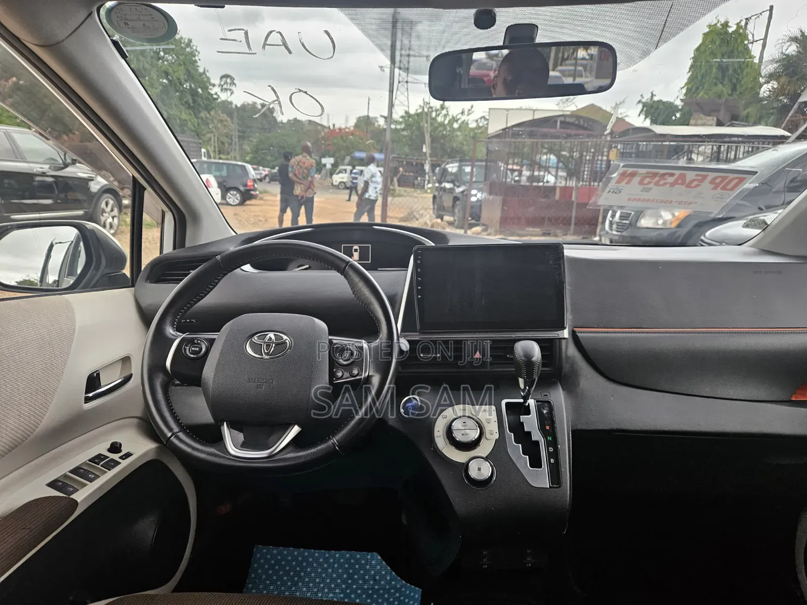 Toyota Sienta 2016 Off white