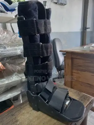 Aircast Boot / Orthopaedic Shoes/ Ankle Stabilizer