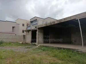 5bdrm Mansion in Lake Side Estate for sale