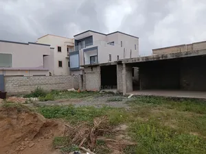 5bdrm Mansion in Lake Side Estate for sale