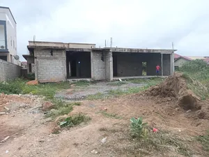 5bdrm Mansion in Lake Side Estate for sale