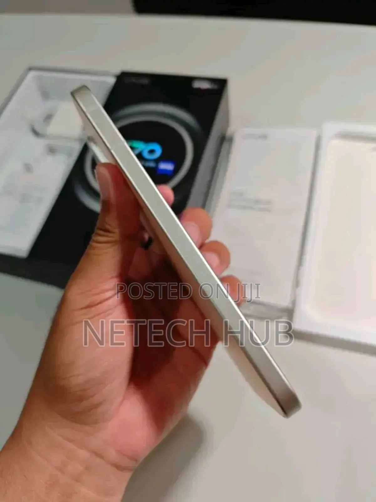 New Vivo V70 512 GB Gold