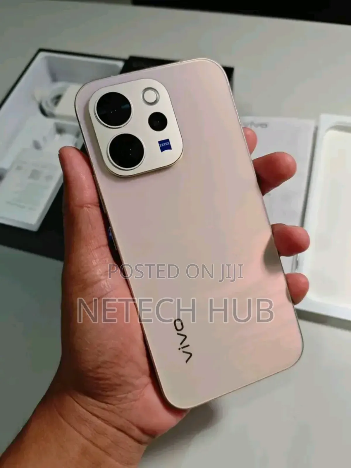 New Vivo V70 512 GB Gold