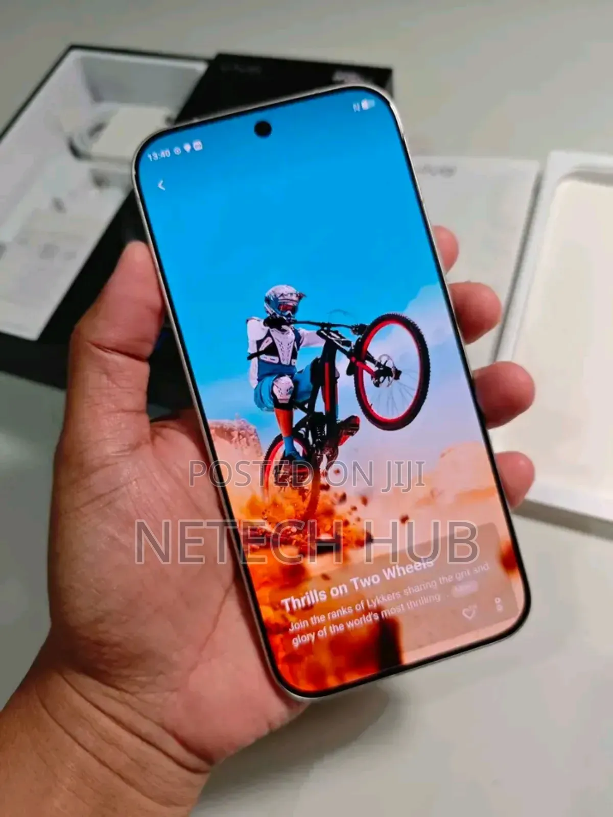 New Vivo V70 512 GB Gold