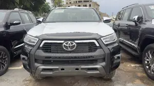 New Toyota Hilux 2025 Gray