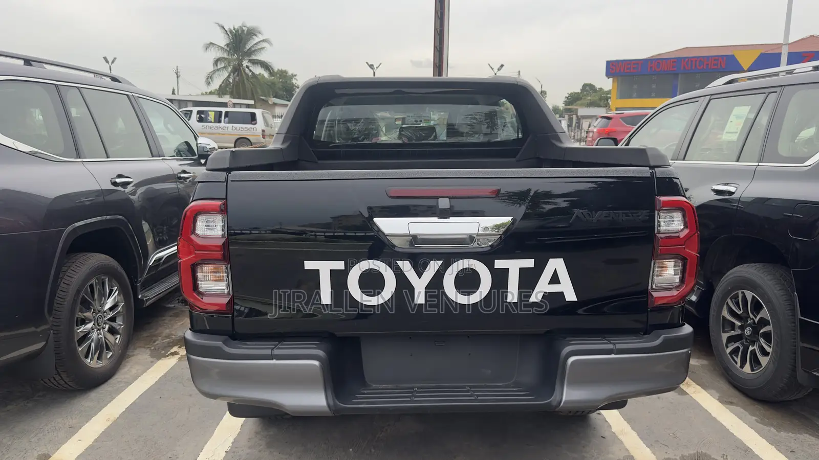 New Toyota Hilux 2025 Gray