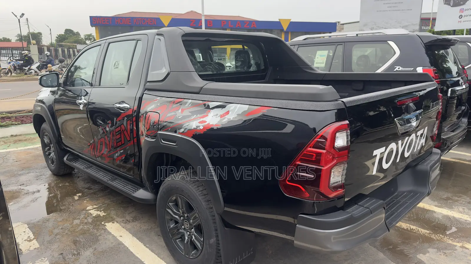 New Toyota Hilux 2025 Gray