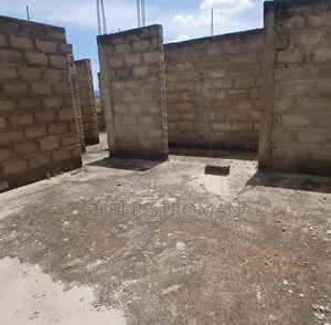 4bdrm Mansion in Kass Estate, Amasaman for sale