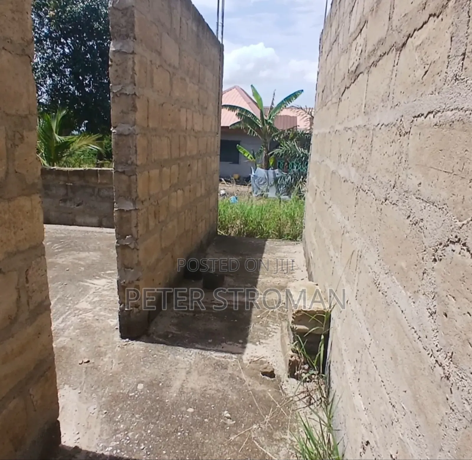 4bdrm Mansion in Kass Estate, Amasaman for sale