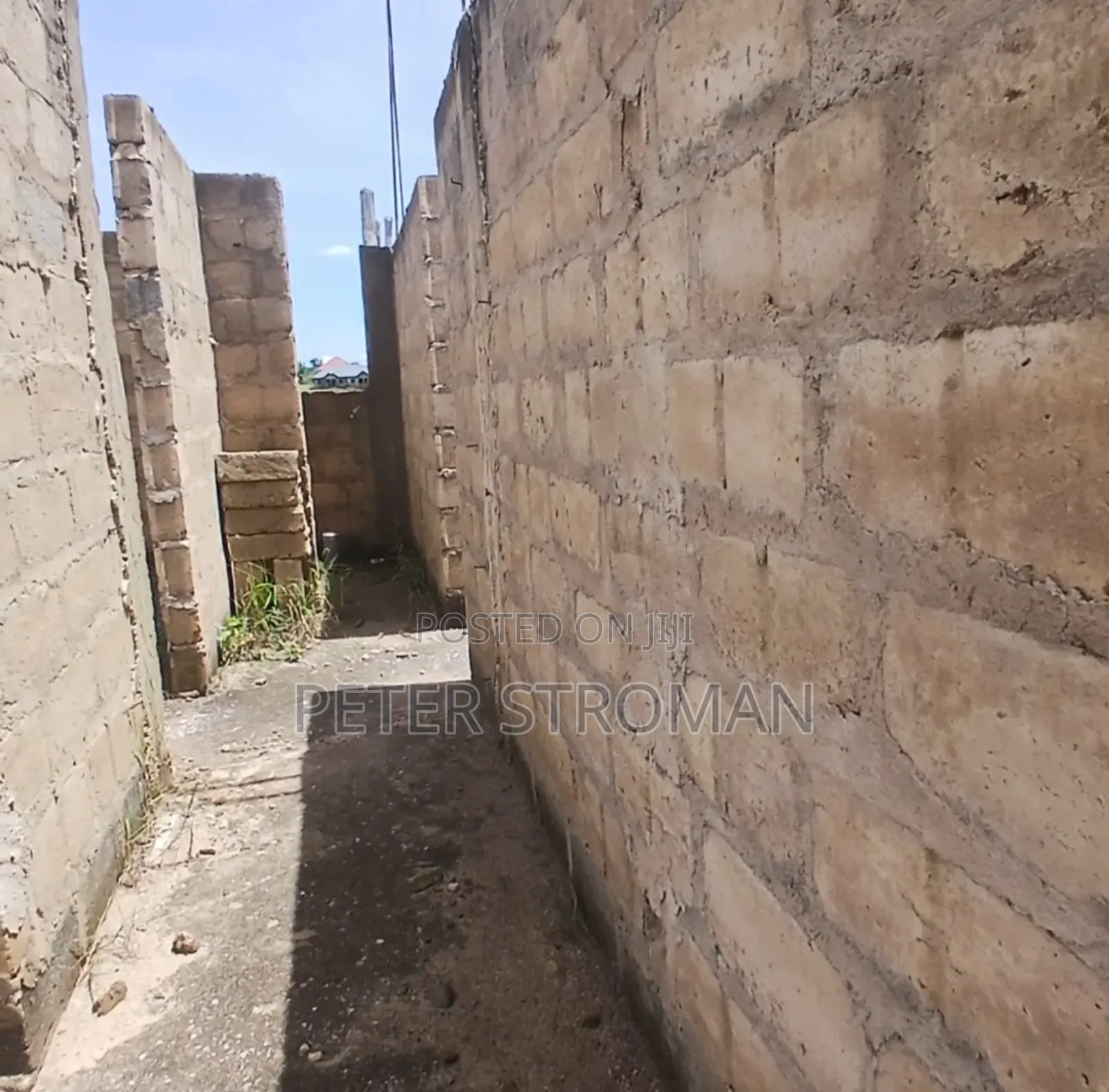 4bdrm Mansion in Kass Estate, Amasaman for sale