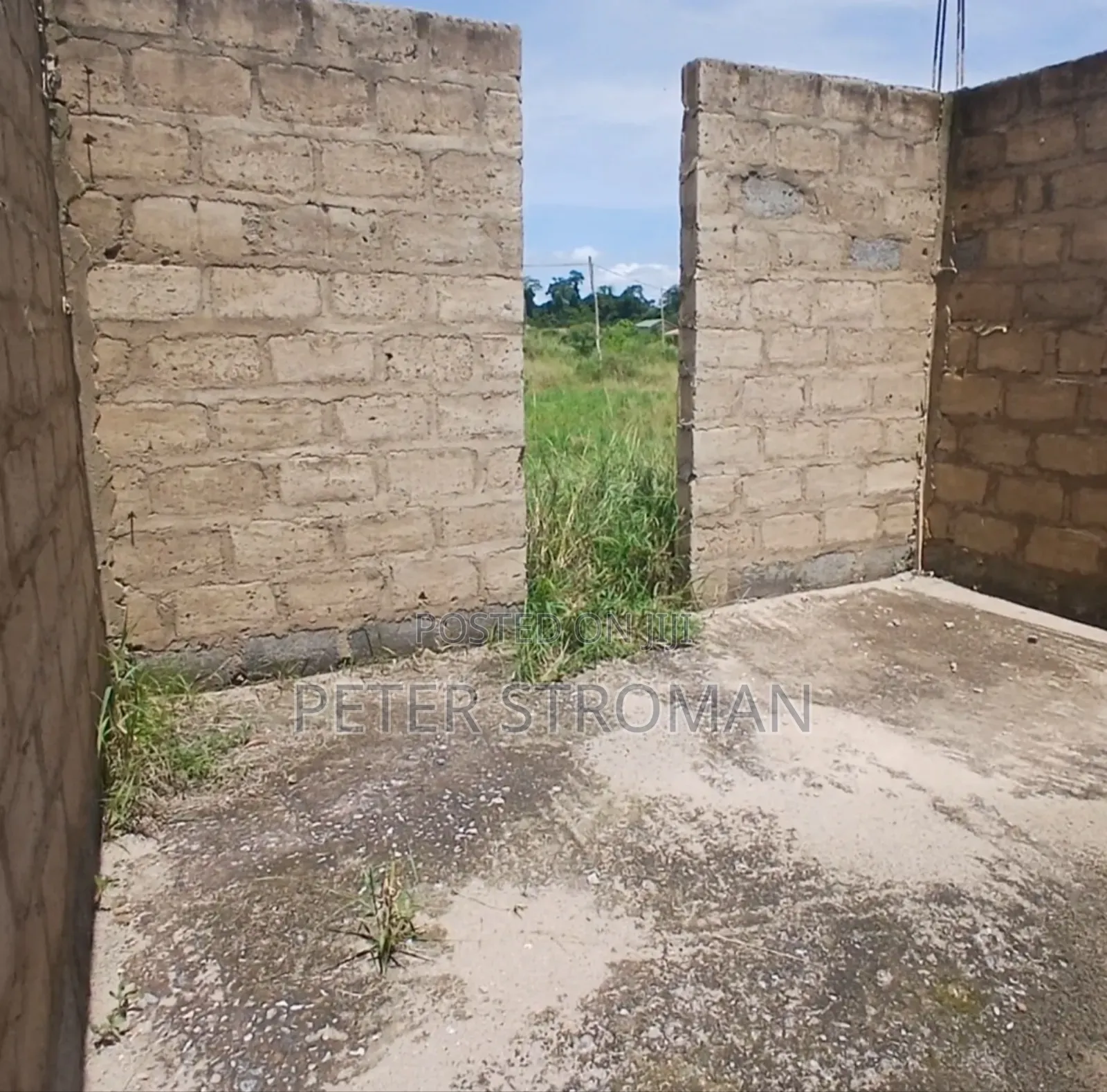 4bdrm Mansion in Kass Estate, Amasaman for sale